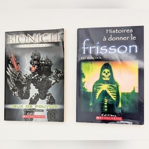 Set of 2 Scholastic Paperback Books in French - Kids/Teens